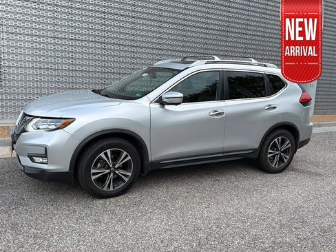 Used 2017 Nissan Rogue SL w/ SL Premium Package AWD/4WD image 1