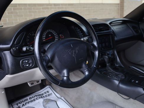 Used 2000 Chevrolet Corvette Coupe w/ Memory Pkg RWD image 21