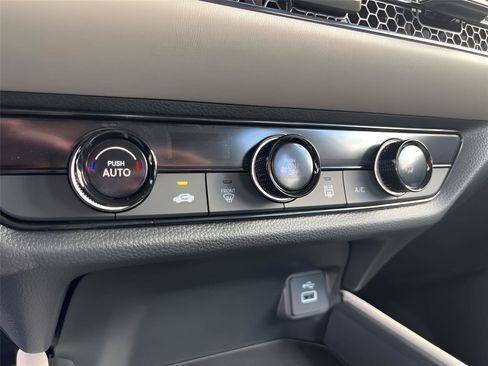 Used 2025 Honda HR-V LX image 16