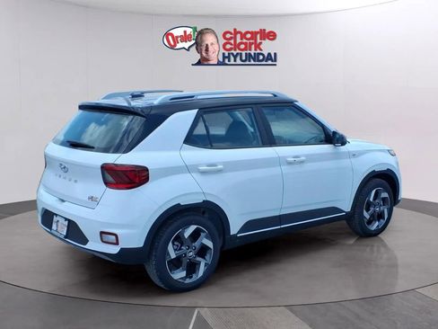 New 2026 Hyundai Venue SEL FWD image 5