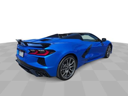 Used 2025 Chevrolet Corvette Stingray Premium Conv w/ Z51 Performance Package RWD image 8