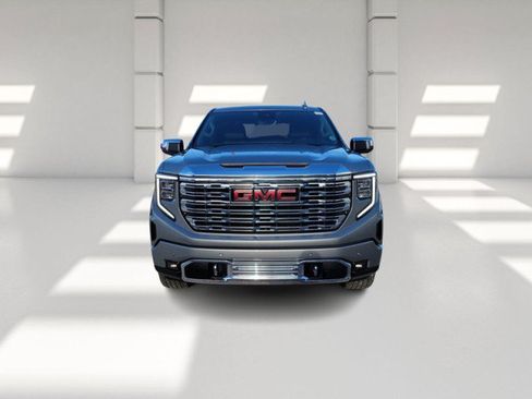 Used 2024 GMC Sierra 1500 Denali AWD/4WD image 2