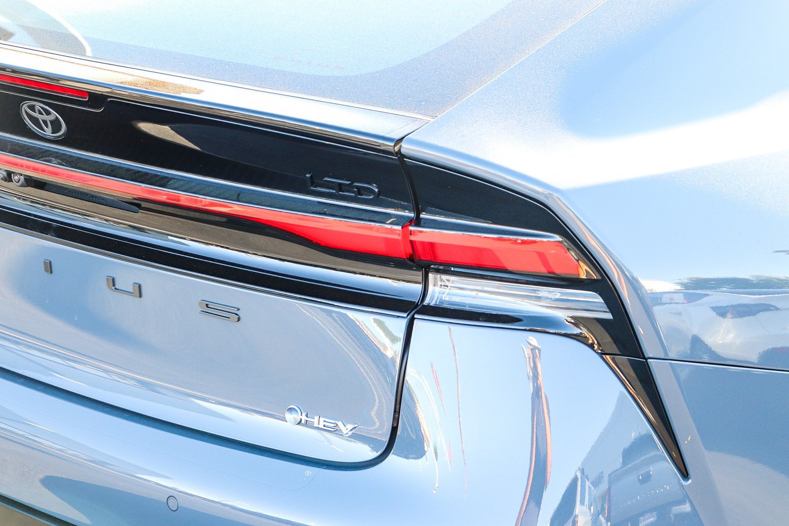 New 2027 Toyota Prius Limited w/ Limited Premium Package FWD image 8
