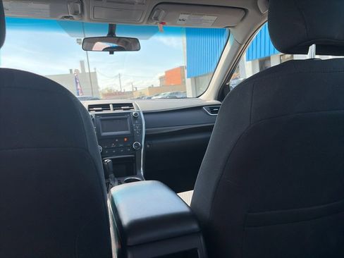 Used 2016 Toyota Camry LE FWD image 25