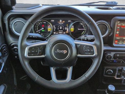 Used 2023 Jeep Wrangler Unlimited Sahara AWD/4WD image 14