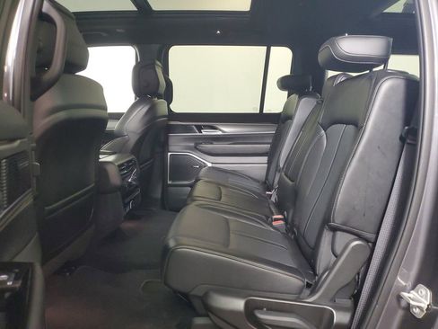 Used 2024 Jeep Wagoneer Series II image 22