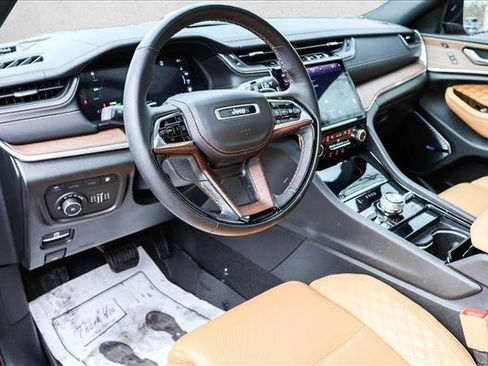 Used 2023 Jeep Grand Cherokee Summit w/ Advanced Protech Group IV image 10