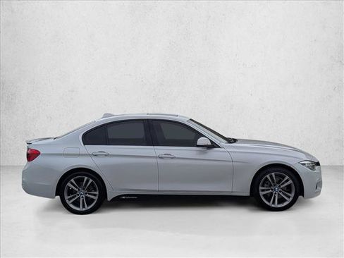 Used 2017 BMW 330i Sedan RWD image 4