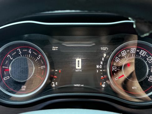 Used 2015 Dodge Challenger SXT RWD image 15