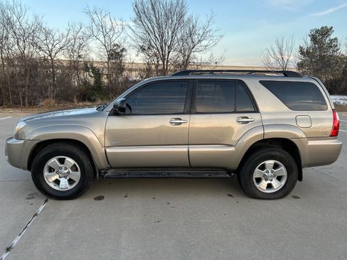 Used 2006 Toyota 4Runner SR5 image 9
