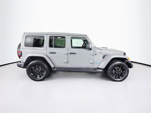 Used 2022 Jeep Wrangler Unlimited Sahara w/ Cold Weather Group image 8