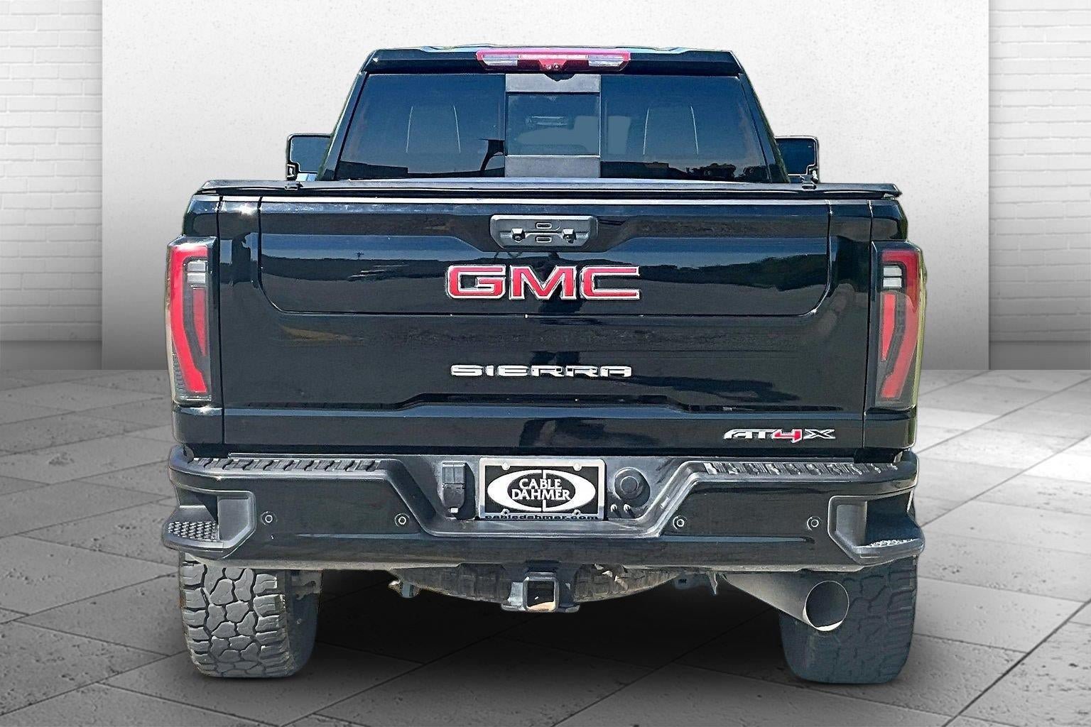 Used 2025 GMC Sierra 2500 AT4X AWD/4WD image 3