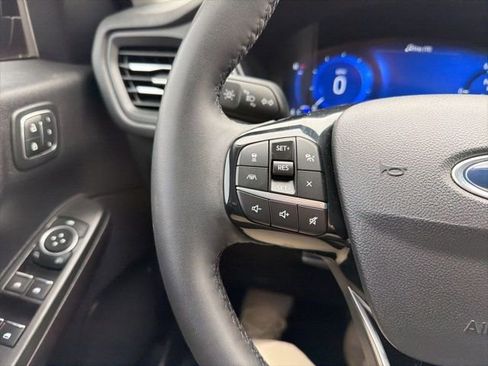 Used 2022 Ford Escape SEL w/ Technology Package image 40