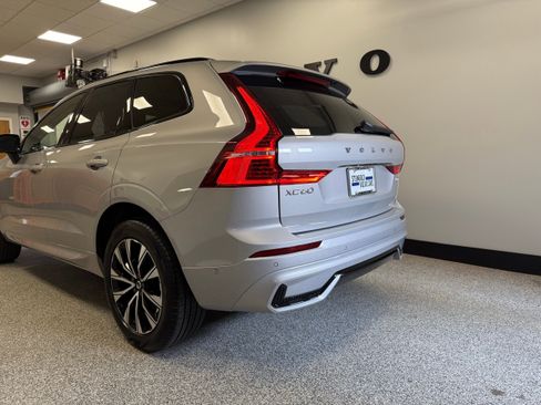 Certified 2025 Volvo XC60 B5 Plus image 12