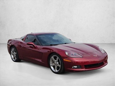 Used 2007 Chevrolet Corvette Coupe w/ Preferred Equipment Group RWD image 3