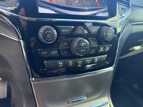 Used 2019 Jeep Grand Cherokee Limited w/ Luxury Group II image 25