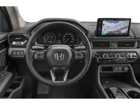 Used 2024 Honda Pilot Touring image 7