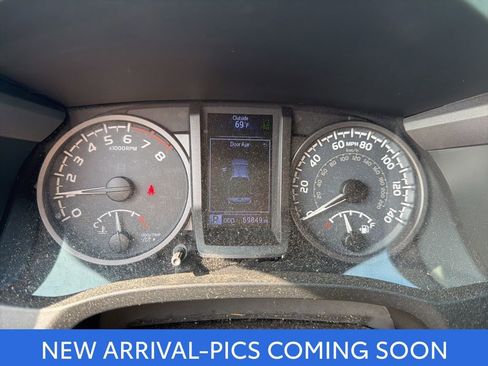 Used 2019 Toyota Tacoma TRD Sport image 2