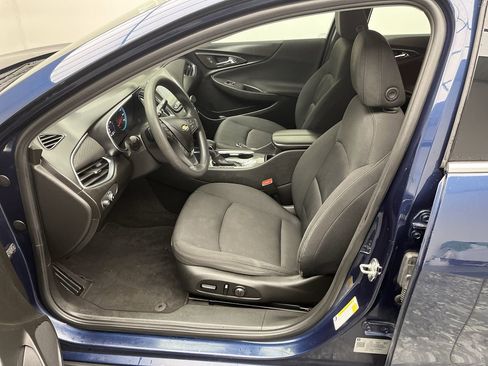 Used 2021 Chevrolet Malibu LT image 3