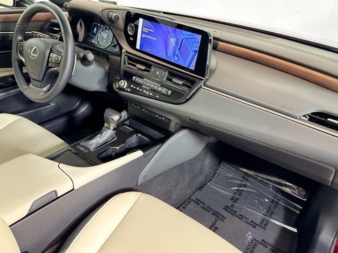 Used 2025 Lexus ES 350 w/ Premium Package FWD image 27