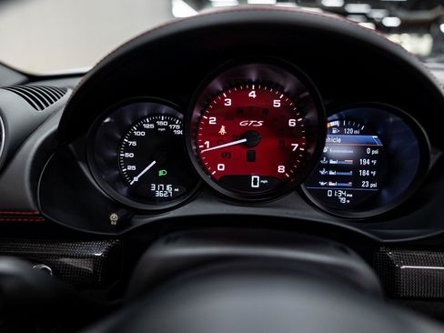 Used 2018 Porsche 718 Boxster GTS RWD image 14