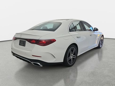 Used 2025 Mercedes-Benz E 350 Sedan image 5