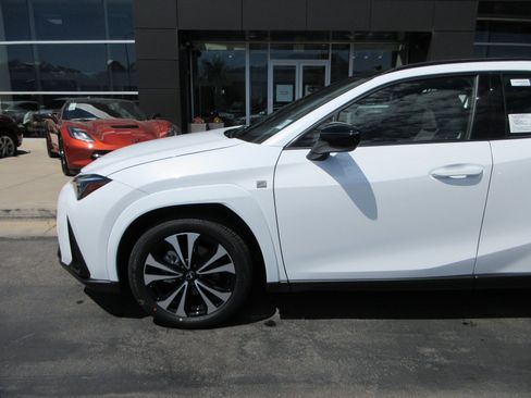 New 2026 Lexus UX 300h AWD image 2