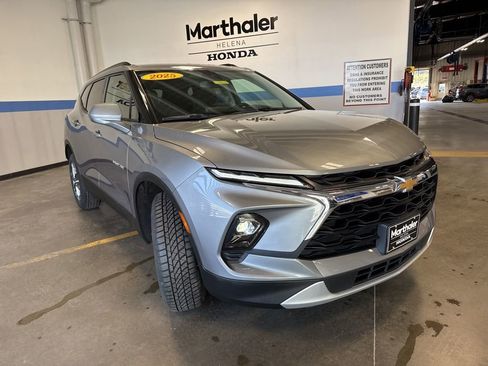 Used 2025 Chevrolet Blazer LT w/ Convenience Package AWD/4WD image 3