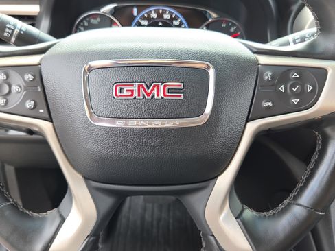 Used 2023 GMC Acadia Denali w/ Denali Ultimate Package FWD image 25