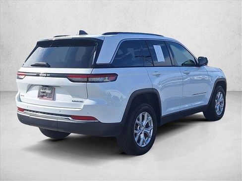 Used 2023 Jeep Grand Cherokee Limited image 5