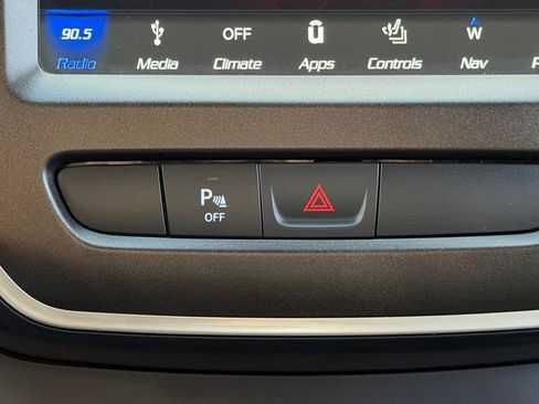 Used 2019 Jeep Cherokee Trailhawk AWD/4WD image 15