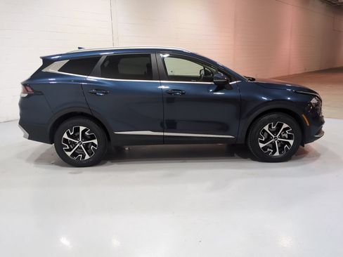 Certified 2023 Kia Sportage EX AWD/4WD image 3