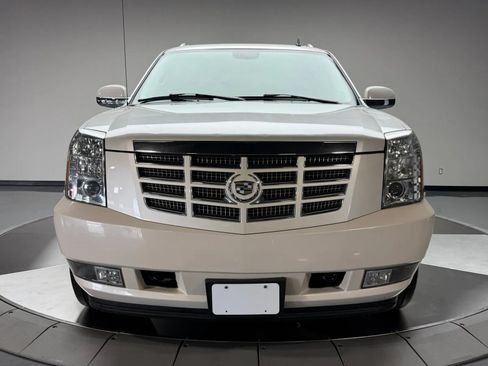 Used 2008 Cadillac Escalade EXT AWD/4WD image 3
