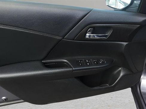 Used 2015 Honda Accord EX image 9