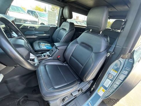 Used 2022 Ford Bronco Badlands w/ Sasquatch Package AWD/4WD image 6