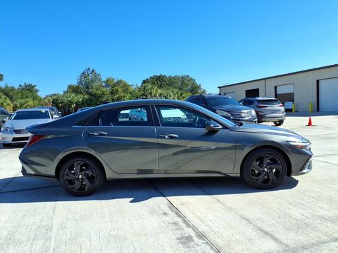 New 2026 Hyundai Elantra SEL Sport image 5