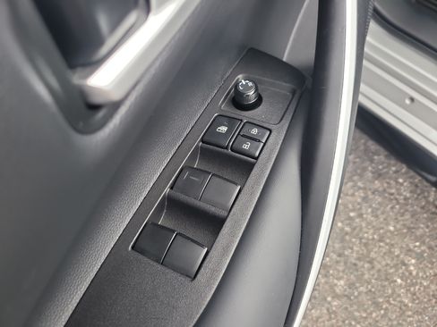 Used 2025 Toyota Corolla SE FWD image 16