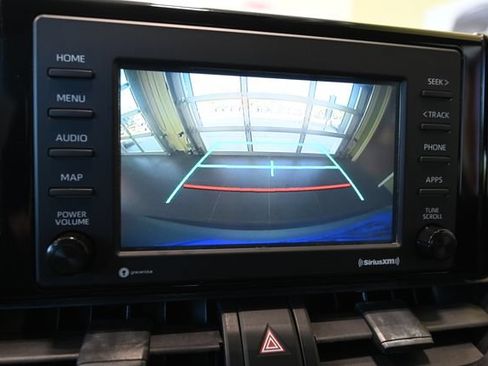 Used 2020 Toyota RAV4 XLE AWD/4WD image 7