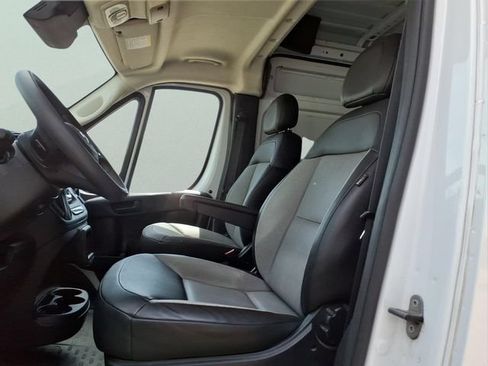 Used 2024 RAM ProMaster 2500 w/ Convenience Group FWD image 12