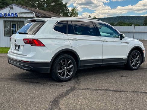 Used 2022 Volkswagen Tiguan SE FWD image 3