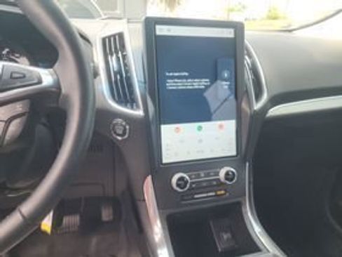 Used 2024 Ford Edge Titanium AWD/4WD image 5