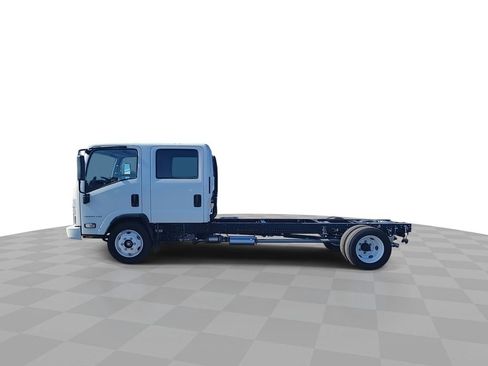 New 2025 Chevrolet Low Cab Forward RWD image 5