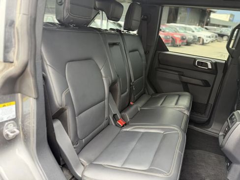 Used 2025 Ford Bronco Badlands AWD/4WD image 18