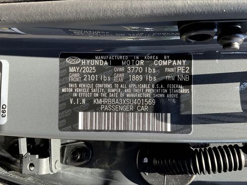 New 2025 Hyundai Venue SE image 8