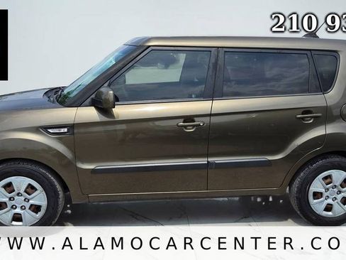 Used 2013 Kia Soul FWD image 2