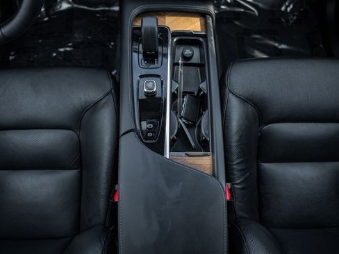 Used 2023 Volvo XC90 B6 Plus w/ Protection Package Premier image 24