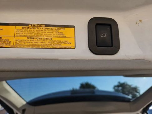 Used 2011 Toyota Sienna XLE image 30