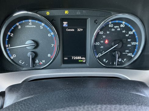 Used 2018 Toyota RAV4 Limited image 8