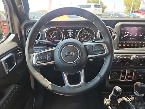 Used 2022 Jeep Wrangler Unlimited Sahara w/ Cold Weather Group AWD/4WD image 31