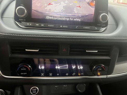 Used 2023 Nissan Rogue SV image 20